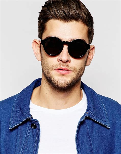 men wearing oversized sunglasses